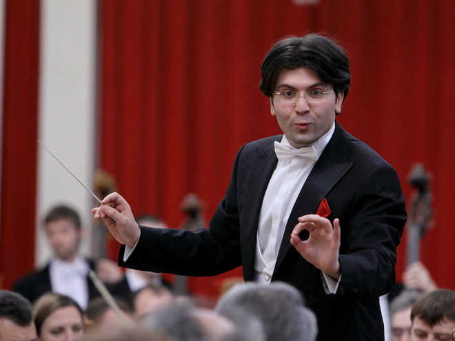 Российский оркестр выступит под управлением азербайджанского дирижера Эйюба Гулиева