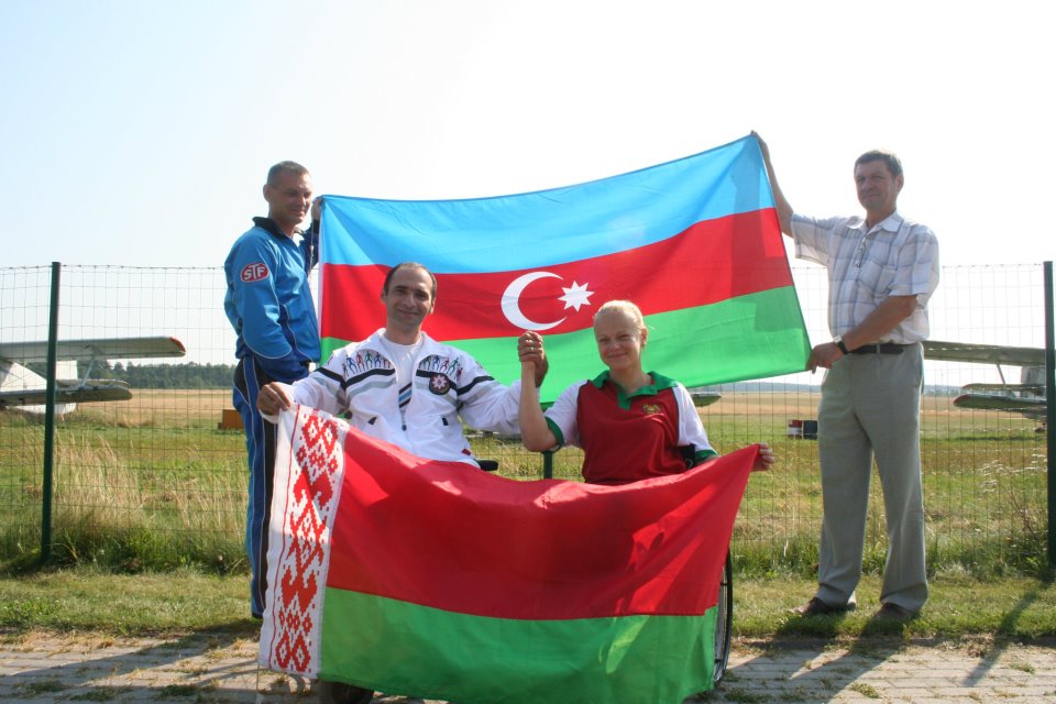 Кямал Мамедов с азербайджанским флагом покорит небо Киева с "Мисс Украиной": "Красота безгранична!" (фото)