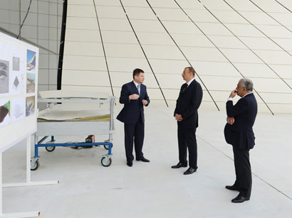 Президент Азербайджана побывал в Центре Гейдара Алиева (ФОТО)