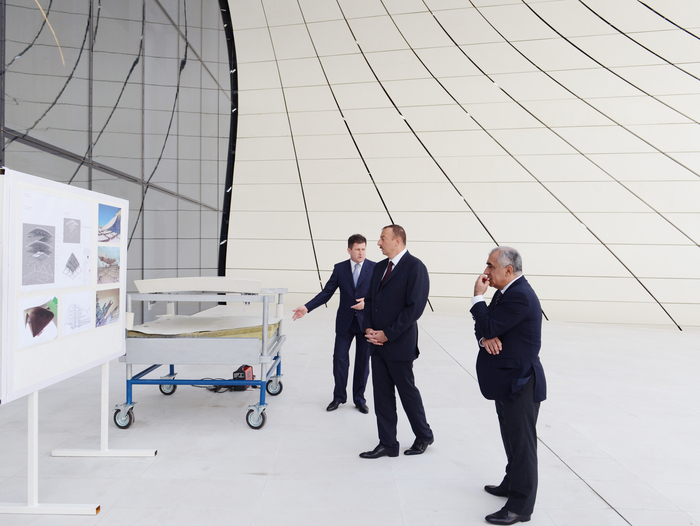 Azerbaijani President visits Heydar Aliyev Center (PHOTO)
