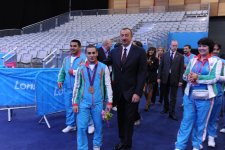 Azərbaycan Prezidenti və xanımı London olimpiadasında ağır atletika üzrə yarışda mübarizə aparan idmançımızın çıxışına baxıblar (FOTO)