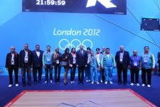 Azərbaycan Prezidenti və xanımı London olimpiadasında ağır atletika üzrə yarışda mübarizə aparan idmançımızın çıxışına baxıblar (FOTO)