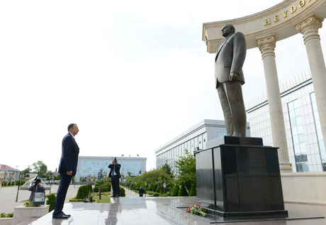 Президент Азербайджана Ильхам Алиев прибыл в Лянкяранский район (ФОТО)