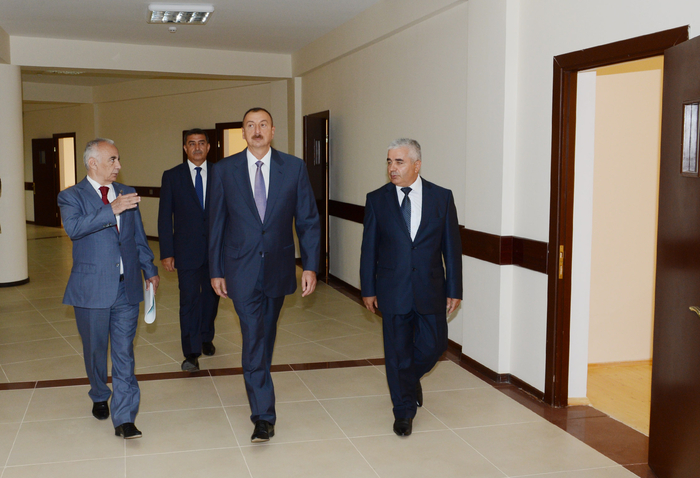 Prezident İlham Əliyev Bakıda 85 nömrəli tam orta məktəbin yeni korpusunun açılışında iştirak edib (FOTO)