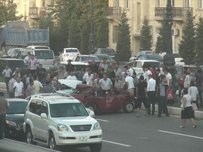 В Баку водитель, нарушивший ПДД, скончался на месте (видео)