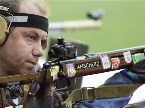First gold for Belarus as Martynov wins men's 50m prone rifle