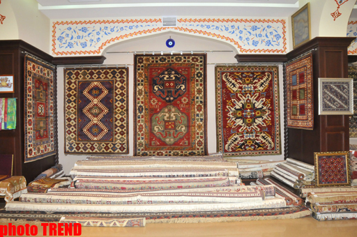 Волшебные узоры азербайджанского ковра (фотосессия)