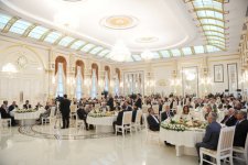 President Ilham Aliyev attends Iftar Party (PHOTO)