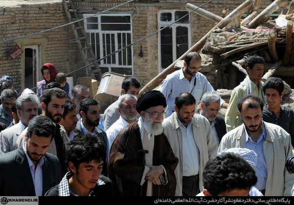 Khamenei unexpectedly visits East Azerbaijan province, meets with quake victims