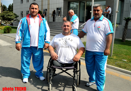 Azərbaycan paralimpiyaçıları Londona yola düşüblər (FOTO)