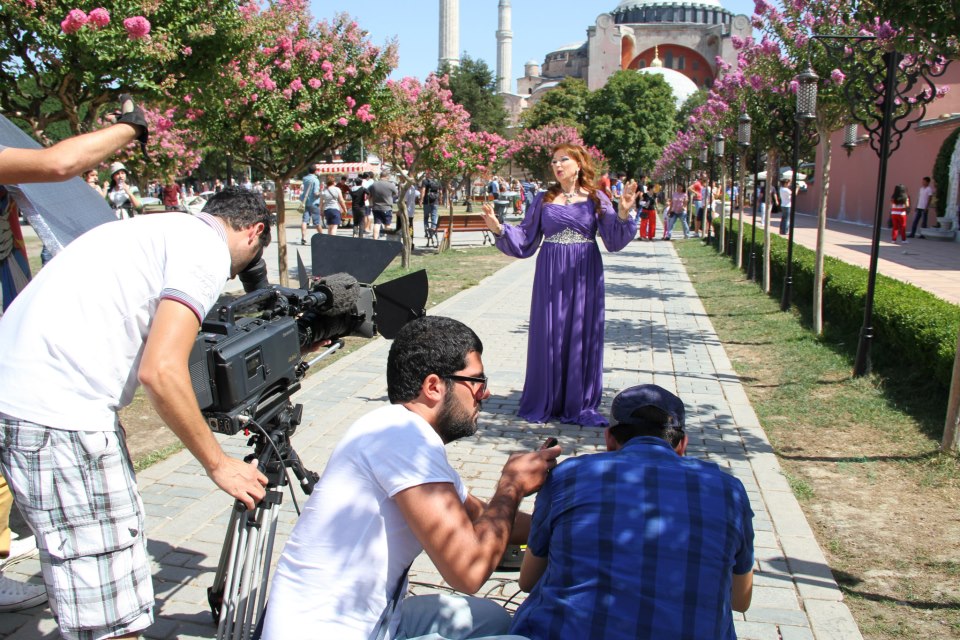 Мелекханум Эйюбова и Сархан Керемоглу реализовали в Стамбуле проект "Моя газель" (видео-фото)