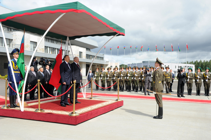 Azerbaijani President kicks off official Belarus visit (PHOTO)