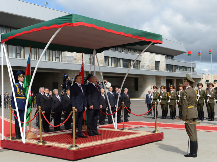 Azerbaijani President kicks off official Belarus visit (PHOTO)