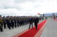 Azerbaijani President kicks off official Belarus visit (PHOTO)