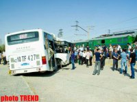 В Азербайджане столкнулись поезд и автобус, есть погибшие и раненые (версия 4) (ФОТО)