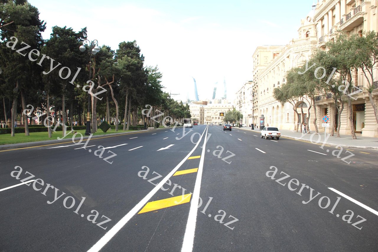 Центральный проспект Баку полностью открыт для транспорта