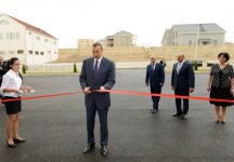 Prezident İlham Əliyev Bakıda yeni inşa olunan orta məktəbin və uşaq bağçasının açılışlarında iştirak edib (FOTO)