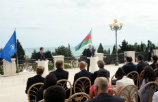 Prezident İlham Əliyev: Azərbaycan NATO-nun çox etibarlı tərəfdaşıdır (FOTO)