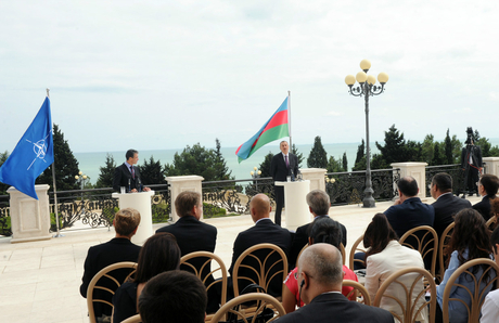 Azerbaijani President, NATO Secretary General give joint press conference (PHOTO)