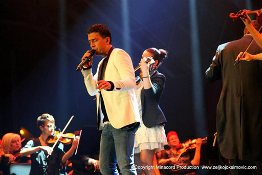 Участник "Евровидения 2012" - друг Сабины Бабаевой выступил с концертом в Сараево (фото)