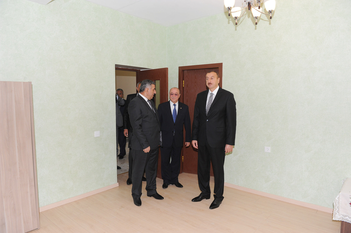 President Ilham Aliyev visits newly built house of Gozbarakh village resident (PHOTO)