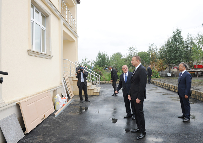 President Ilham Aliyev visits newly built house of Gozbarakh village resident (PHOTO)