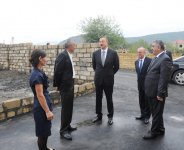 Президент Ильхам Алиев побывал в новом частном доме жителя села Гезбарах Загатальского района (ФОТО)