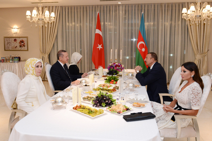 Azerbaijan`s President hosts official reception in honor of Turkish Prime Minister