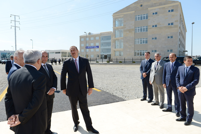 President Ilham Aliyev lays foundation stone for kindergarten in Baku (PHOTO)