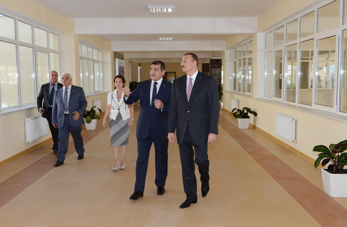President Ilham Aliyev attends opening of new secondary school in Baku settlement (PHOTO)