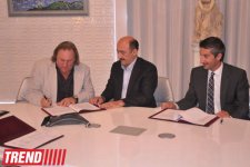 World-renowned actor attends contract signing ceremony on Azerbaijanfilm studio reconstruction in Baku (PHOTO)