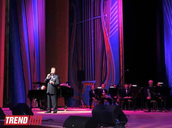 В Баку состоялся юбилейный концерт Иосифа Кобзона: "В Азербайджане я провел свой медовый месяц" (фото)