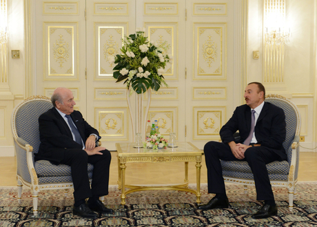 Azerbaijani President receives FIFA President (PHOTO)