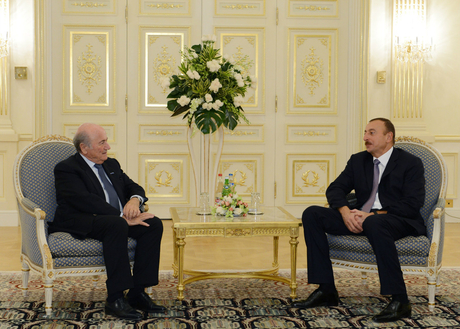 Azerbaijani President receives FIFA President (PHOTO)
