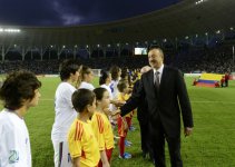 Azərbaycan Prezidenti İlham Əliyev və xanımı FIFA U-17 qadınlararası dünya çempionatının açılış mərasimində iştirak ediblər (FOTO)