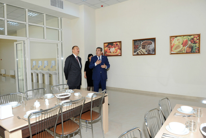Azərbaycan Prezidenti Qobustan qəsəbəsində orta məktəbin açılışında iştirak edib (FOTO)