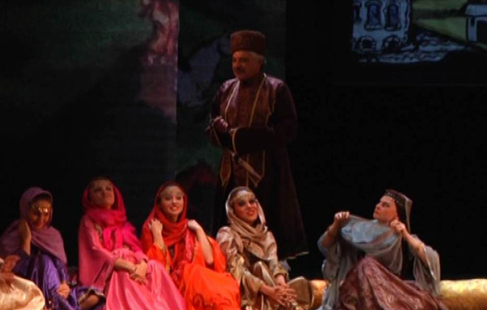 В Санкт-Петербурге при полном аншлаге прошла премьера азербайджанского театра (фото)