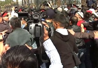 Issik-Kul protesters in Kyrgyzstan capture head of regional administration