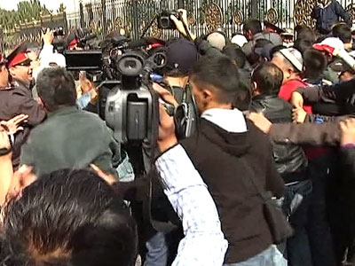 Issik-Kul protesters in Kyrgyzstan capture head of regional administration