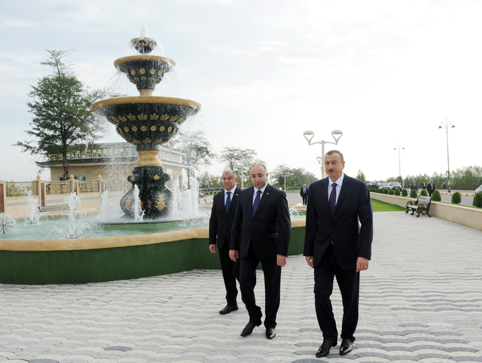 Azerbaijani President visits National Flag Square in Tartar (PHOTO)