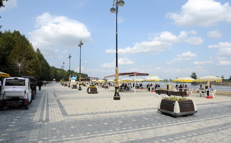 Azərbaycan Prezidenti Yevlaxda Kür çayının sahilində “Bulvar” istirahət mərkəzini açıb (FOTO) - Gallery Image