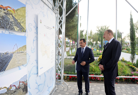 Prezident İlham Əliyev Küllülü-Zərdab su kəmərinin tikintisində işlərin gedişi ilə tanış olub (FOTO)