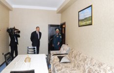 İlham Əliyev Dövlət Sərhəd Xidmətinin Yevlaxdakı yeni hərbi hissəsinin açılışında iştirak edib (FOTO)