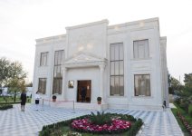 Prezident İlham Əliyev Yeni Azərbaycan Partiyası Zərdab rayon təşkilatının yeni binasının açılışında iştirak edib (FOTO) - Gallery Thumbnail