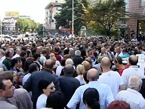 К участникам протестной акции в Тбилиси пришел президент Грузии