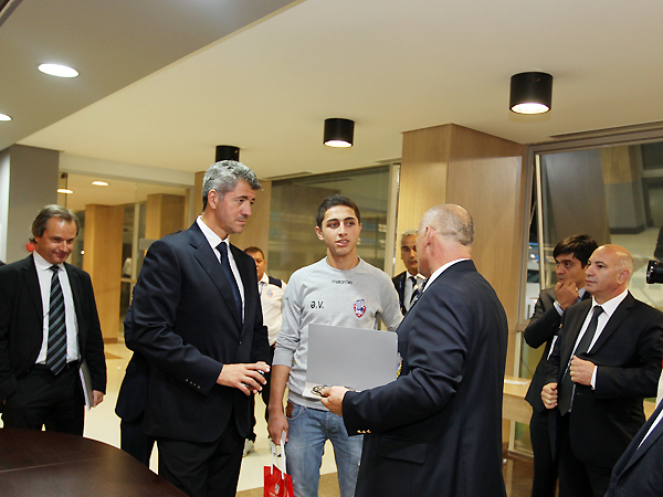 AFFA prezidenti “Atletiko” klubunun rəsmiləri ilə görüşüb (FOTO) - Gallery Image
