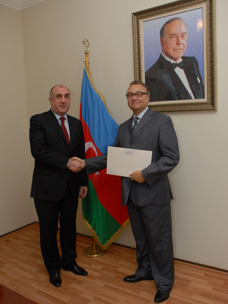 Azerbaijani FM receives newly appointed ambassadors (PHOTO)