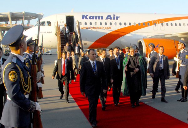 Президент Афганистана прибыл в Азербайджан на саммит ОЭС
