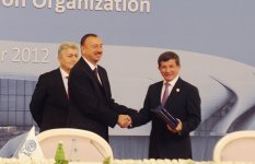 İlham Əliyev: Hazırda ECO-nun bütün iştirakçı ölkələri öz regionlarında mühüm rol oynayırlar (FOTO)