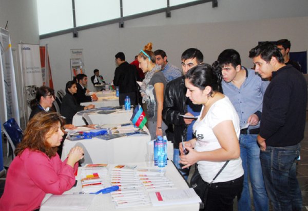 Порядка 50 компаний в Азербайджане выразили готовность принять выпускников зарубежных вузов (ФОТО)